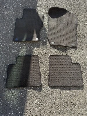 Juego de 4 alfombrillas alfombrillas delanteras traseras OME clase ML350 2006 Foto 1 de 4