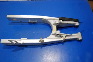 1999 86-06 RM80 RM85 OEM SWINGARM REAR SUSPENSION WHEEL SUPPORT 61000-03B21 - Picture 1 of 12