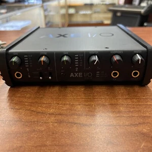 IK Multimedia AX I/O Solo Audio Interface for Guitar z-tone Impedance 2 In/3 Out - Picture 1 of 7