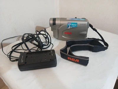 RCA Steady Pix Auto Shot CC6263 Camcorder Not Tested With Battery Read - Image 1 of 4