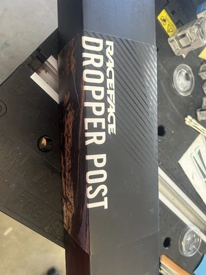 Tija de sillín con cuentagotas RaceFace Aeffect R 31,6 x 125 mm Foto 1 de 3