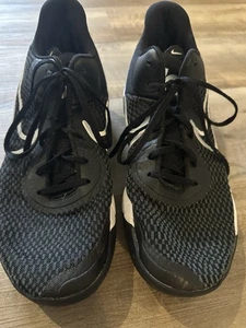 Nike Renew Run Herren Größe 13 Schwarz Weiß Athletisch Laufen Wandern Schuhe Turnschuhe - Bild 1 von 6