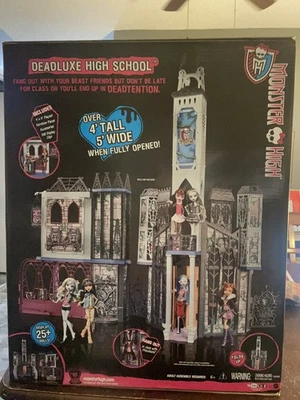 Монстр высокой - Deadluxe Deluxe средней школы игровой набор новый в коробке 2015 CJF48-9993 - Изображение 1 из 4