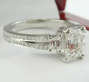 Laborgefertigter Diamant-Verlobungsring 3,0 kt Smaragdschliff geteilter Schaft 14 K Weißgold - Bild 1 von 5