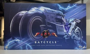 🔥 Hot Toys MMS704 The Flash Batcycle 1/6 NEW - Picture 1 of 1