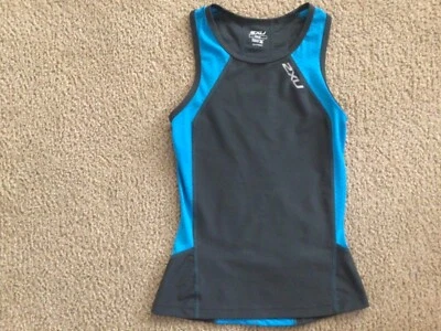 Camiseta sin mangas de triatlón 2XU espalda deportiva. Para mujer talla XS carbón/azul Foto 1 de 4
