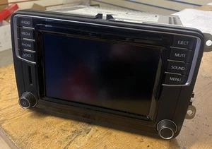 VOLKSWAGEN VW SCREEN STEREO RADIO HEAD UNIT 5K7035200A - Picture 1 of 3