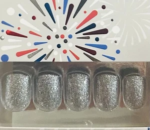 Red Aspen Press On Nail Short Square Silver Glitter Cue The Sparklers, Capri 🪩 - Picture 1 of 1