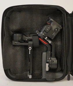 DJI RS 4 Combo - Picture 1 of 5