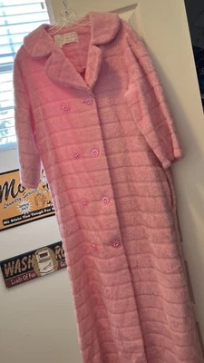 De Colección Sears At Home Wear ROSA INTENSO Bata de Piel Sintética Manga Larga Talla 18 (XL) Foto 1 de 4