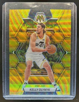 2022-23 Mosaic Kelly Olynyk Gold Wave #7/10 Jazz - Image 1 of 2