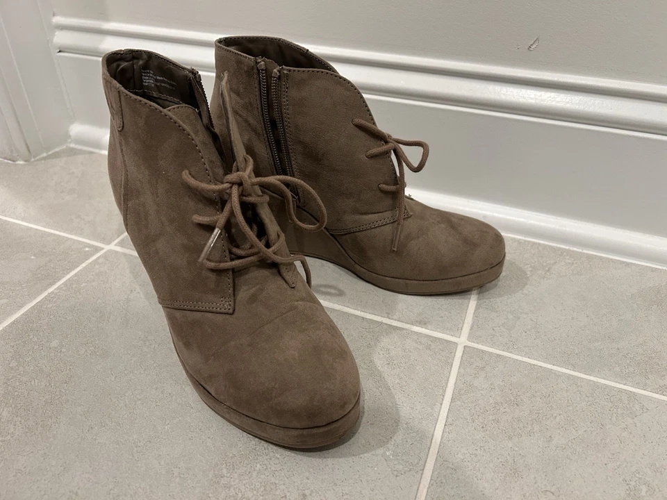 Merona Tan Zip Up Women’s Wedges Size 7 - Image 1 of 3