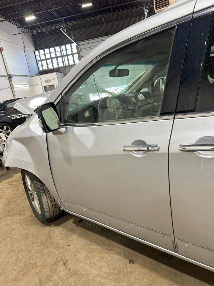 Used Front Left Door Assembly Front fits: 2011 Nissan Quest electric w/side sill Foto 1 de 4