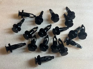 Clip de parachoques trasero 21-25 Toyota Corolla/GR Corolla 52161-02020 (cantidad de 18) - Imagen 1 de 2