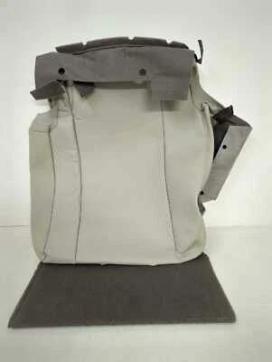 Nueva cubierta de cuero superior derecha Toyota 3er asiento OEM Sienna Grege Power 2011-2012  Foto 1 de 4