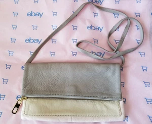 Bolso bandolera plegable de cuero Gap, gris ceniza multicolor, nuevo con etiquetas - Imagen 1 de 12