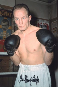 HENRY COOPER - Signed 12x8 Photograph - SPORT - BOXING - Picture 1 of 1