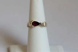 Gorgeous Ladies 14 Kt yellow gold-stamped- Ring - Picture 1 of 12
