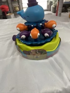 Whirly Whale Sprinkler - Sommer Wasserspielzeug für Kinder und Haustiere - B. Spielzeug NEU - Bild 1 von 3