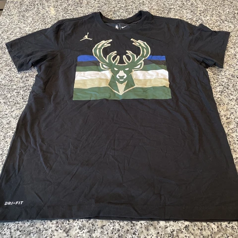 Black Nike Milwaukee Bucks Dri Fit T Shirt L Jump Man Logo NBA Cover