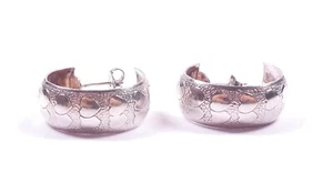 Pendientes de aro Huggie vintage de plata de ley 925 con estampado de corazón de amor 5 g - Imagen 1 de 9
