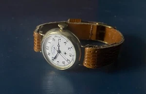 Rare Small Centre Seconds West End Watch Co. SECUNDUS (Medical?) Wristwatch - Picture 1 of 12