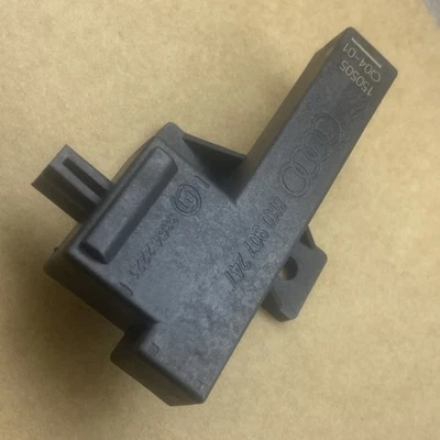 AUDI A4 A5 A6 A7 A8 Q5 2008-2018 MÓDULO ANTENA ENTRADA TRASERA SIN LLAVE 8K0907247 OEM Foto 1 de 4