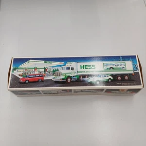Hess 18 Wheeler And Racer Scale - Picture 1 of 12