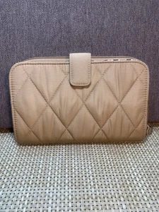 Vera Bradley Essential Tab Wallet Tan Quilted Snap And Zip Compartments - Picture 1 of 19