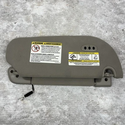 2003-2006 Ford Expedition Left Driver's Side Sun Visor Grey w/ lights Homelink - Image 1 of 4