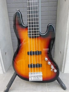 Squier de Fender Deluxe Active Jazz - Imagen 1 de 10