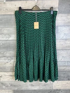 Boden Midi Skirt Size UK 18 Green Black Geometric Terrance Pleated Geo Flare - Picture 1 of 12