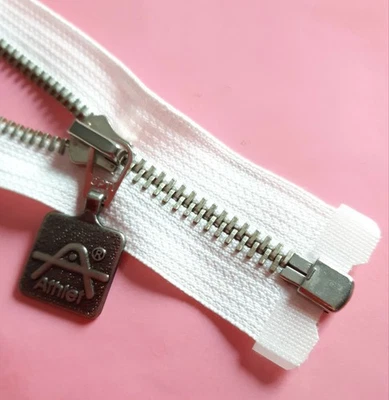 Cerniera BIANCA denti in metallo taglia 5 divisibile YKK. Fermuar chiusura... - Immagine 1 di 3