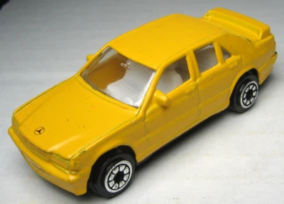 WELLY NO.8388 MERCEDES BENZ ORANGE / YELLOW 1:64 DIECAST 2 3/4" CAR WHITE INSIDE - Image 1 of 4