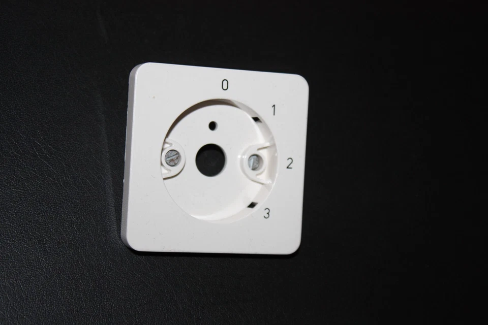 Berker Modul 2 Abdeckung für Regler (Stufe 0 / 1 / 2 / 3) in polarweiß - Bild 1 von 1