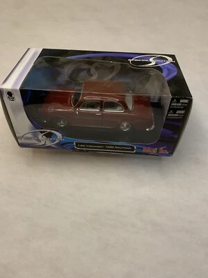 Maisto 1:24 Volkswagen 1600 Notchback bordeaux - Immagine 1 di 4