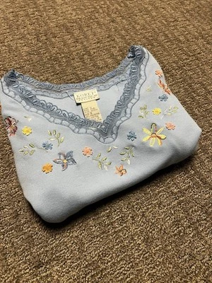 VTG Koret Francisca Petites Small Light Blue Embroidery Floral Short Sleeve Tee - Image 1 of 4