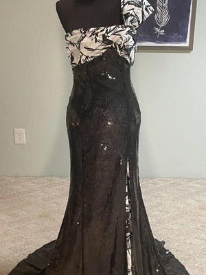 Formal Gown, Pageant, Prom, or Evening Gown  - Image 1 of 4