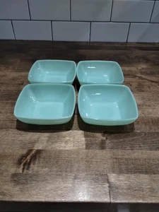 Raro 4 ciotole da dessert vintage anni 50 FIRE KING giadeite charm bacche 4 3/4" quadrati - Foto 1 di 6