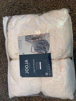 Jooja Collection-Faux Fur Blanket-Reversible-Twin-NEW - Image 1 of 4