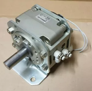 Attuatore girevole SMC CDRB1BW100-180S - Foto 1 di 5