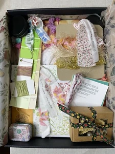 Junk Journal Mixed Media Art Book Pages & Ephemera Starter Kit - Picture 1 of 7