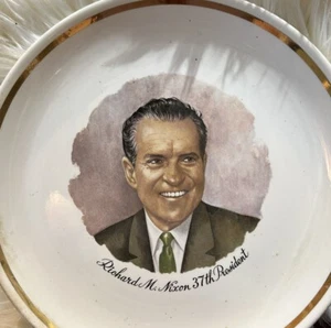 Vintage 1970 Richard Nixon 37th President Plate. Gold Rim. Good Condition. - Picture 1 of 3