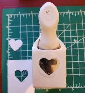 Martha Stewart Valentines HEART Paper Punch Works Great Comb ship - Picture 1 of 2