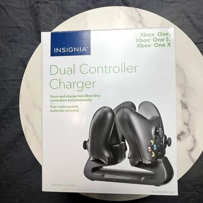 Insignia Dual Controller Charger for Xbox One, One S, One X & One Elite Con: NIB - Image 1 of 3