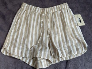 Universal Thread Goods Co. Womens Casual Shorts Tan White Stripes Sz XS NWT - Picture 1 of 7