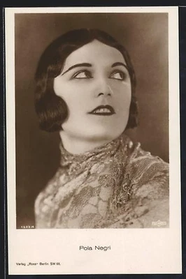 Cartolina attrice Pola Negri con acconciatura art deco  - Immagine 1 di 2