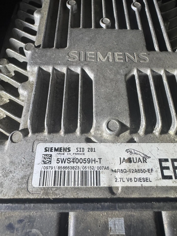 4R8Q 12A650 EF Siemens SID201 5WS40059H T Ford Engine ECU - Image 1 of 1