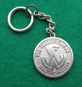 Vintage VEB Fahrzeugwerk Waltershausen Multicar Truck DDR GDR Keychain Key Ring - Picture 1 of 2