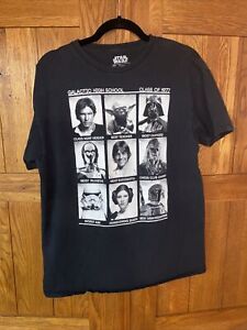 STAR WARS Officially Licensed Gift Tree Mens Tee 